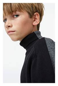 Grayscale knit