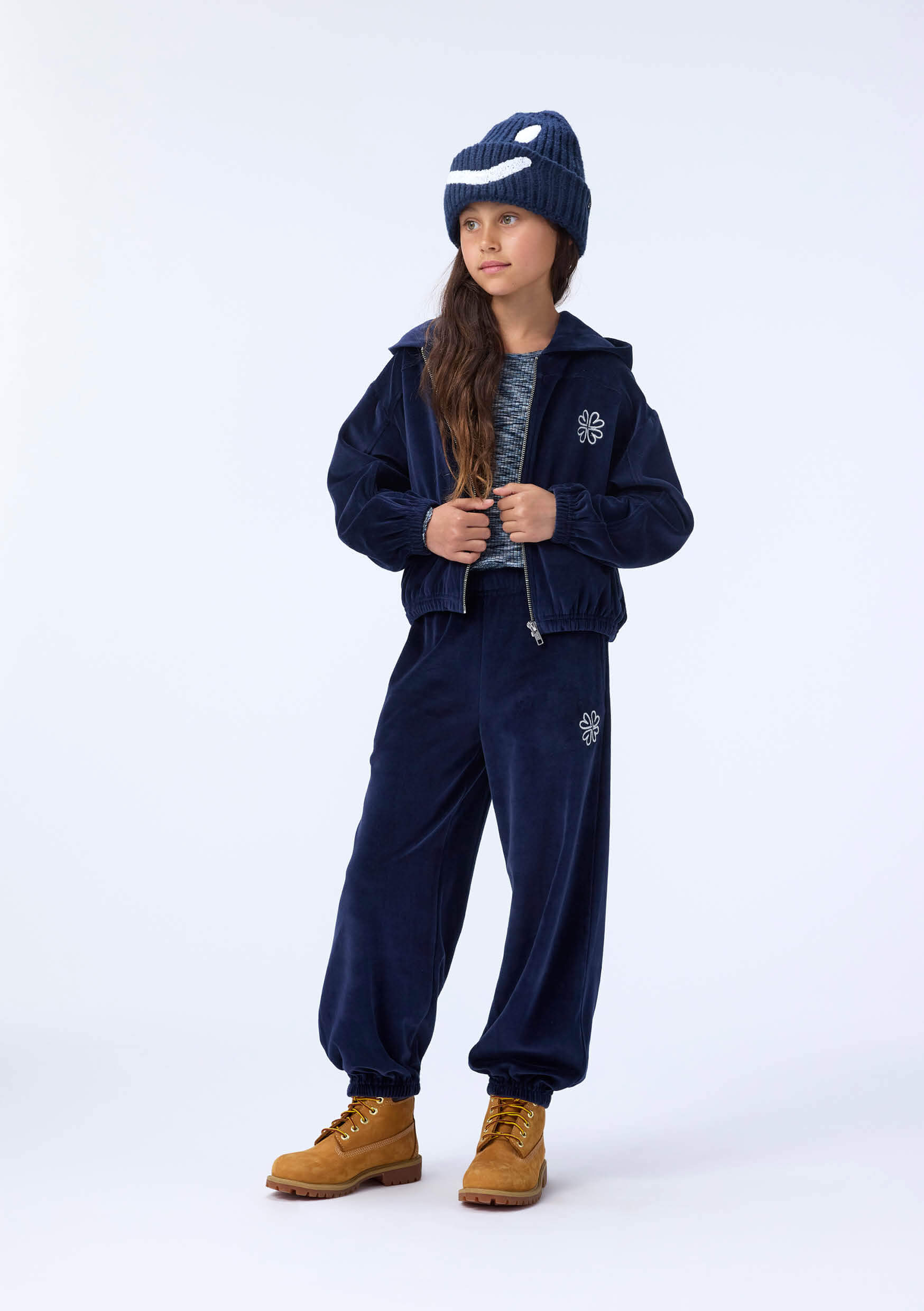 21_aw25_junior_girl.jpg?width=490
