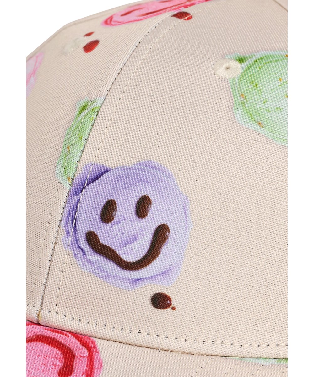 Shade - Smile Scoops - Gräddfärgad keps med glassmotiv för barn.
