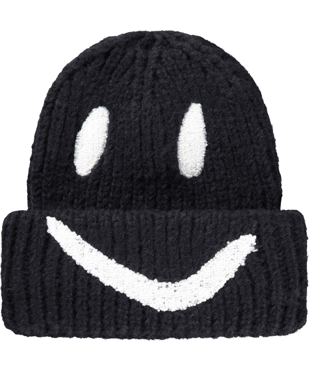 Kim - Black - Svart ribbstickad mössa för barn med uppvik och broderad smiley i vitt.