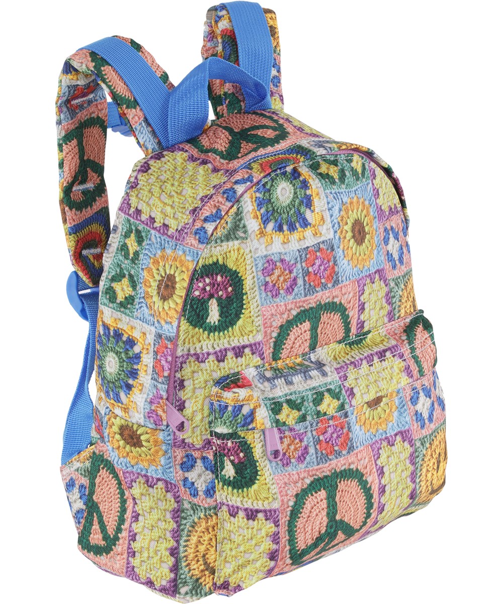 Backpack - Crochet Vibe - Ryggsäck med färgrikt virkat mönster.