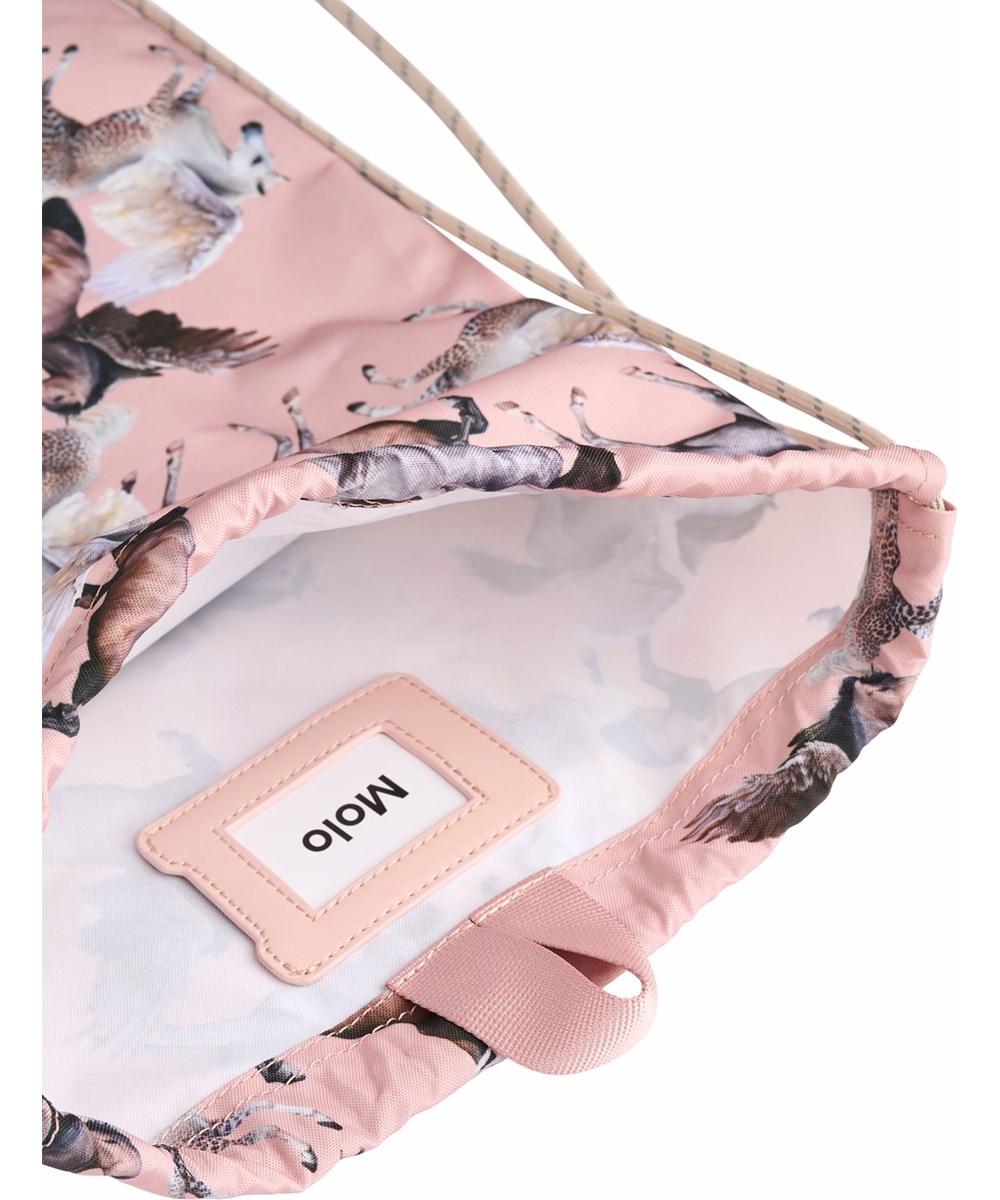 Gym Bag - Pegasus - Rosa gymväska med tryck av flygande pegasus, tillverkad av slitstark polyester med vattenavvisande egenskaper.