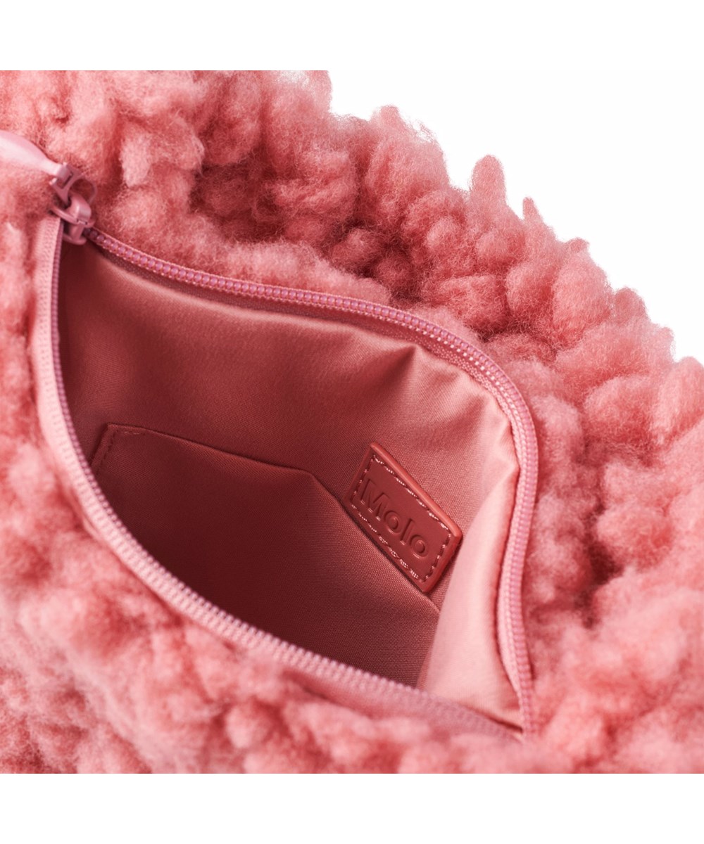Moni Bag - Fox Glove - Fin rosa väska i fluffig teddyfleece för barn.