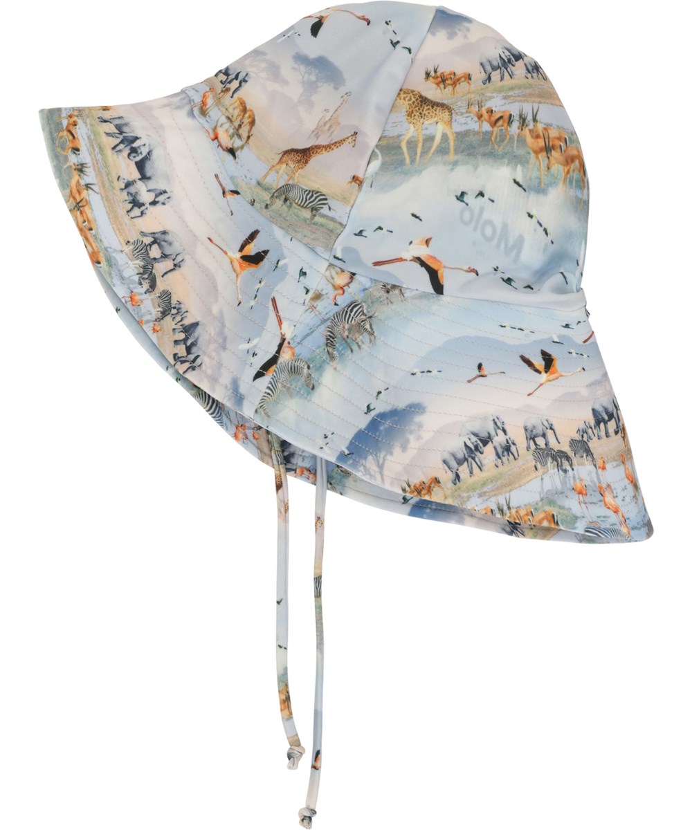Nuka - Savannah Mist - Lichtblauwe zonnehoed met een print van de Savanna en dieren