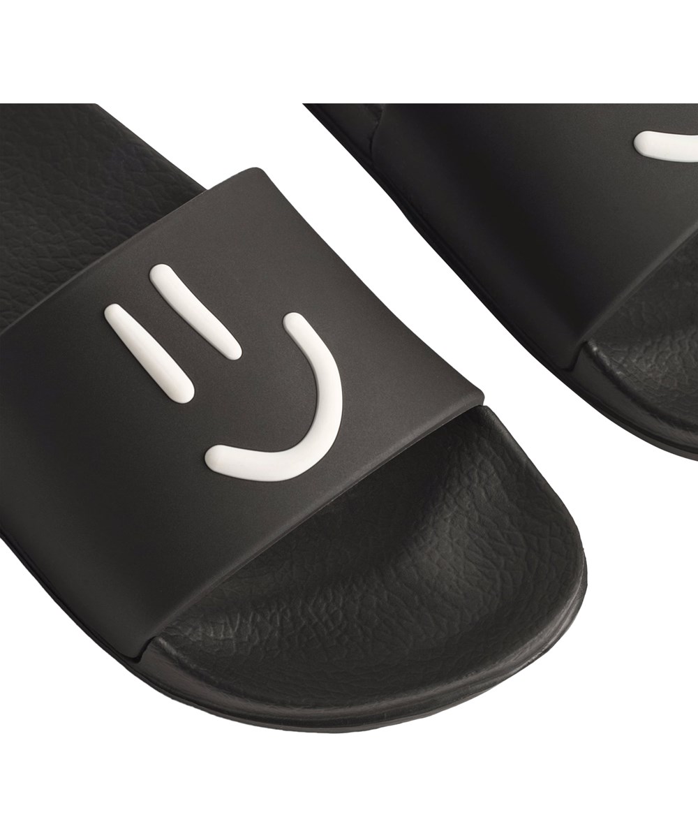 Zhappy - Black - Zwarte, waterafstotende badslippers voor kinderen.