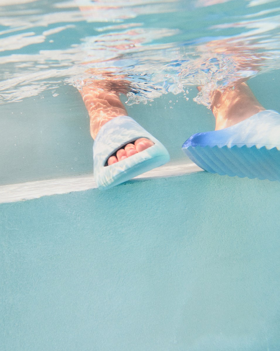 Zion - Ocean Fade - Waterafstotende blauwe pantoffels voor kinderen.