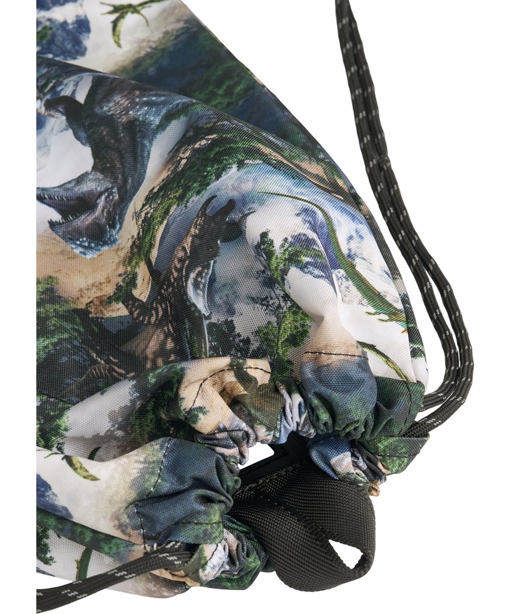 Gym Bag - Mountain Dino - Groen-grijze sporttas met print van dinosauriërslandschap gemaakt van duurzaam polyester met waterafstotende eigenschappen