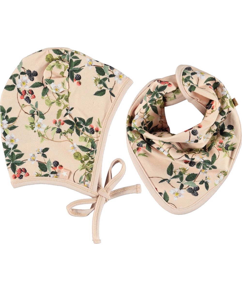 Nilo Hat and Bib Set - Bramble Rose - Organic baby hat and bib in rose with blackberries 