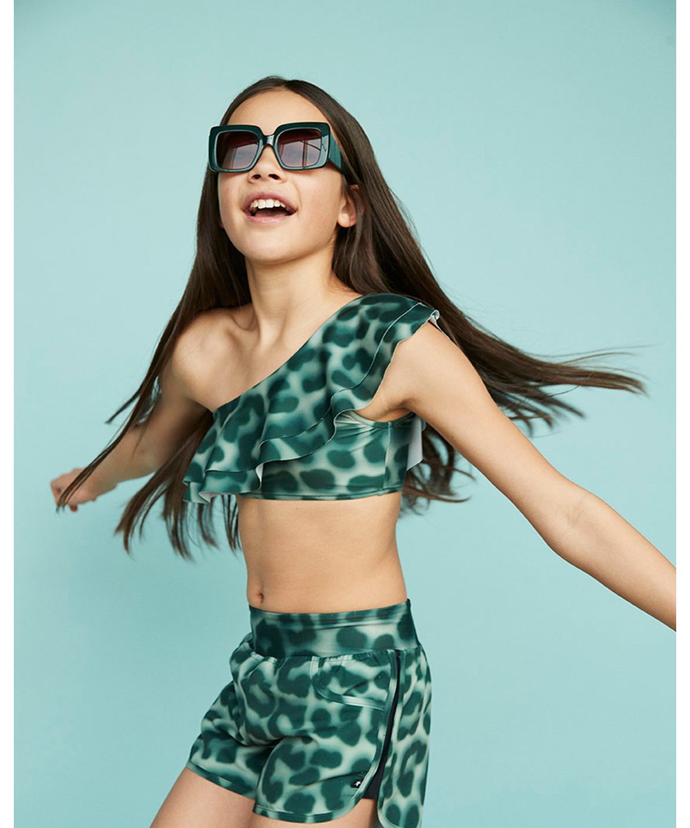 Samara - Tropical Green - Wide and bold sunglasses in a square shape