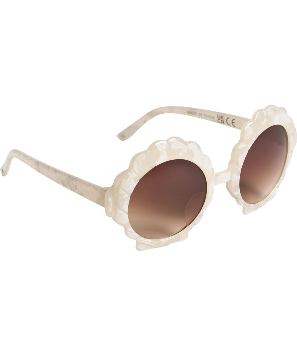 Seashell - Seashell White - Cream-coloured shell-shaped sunglasses for children with tinted lenses and UV protection.