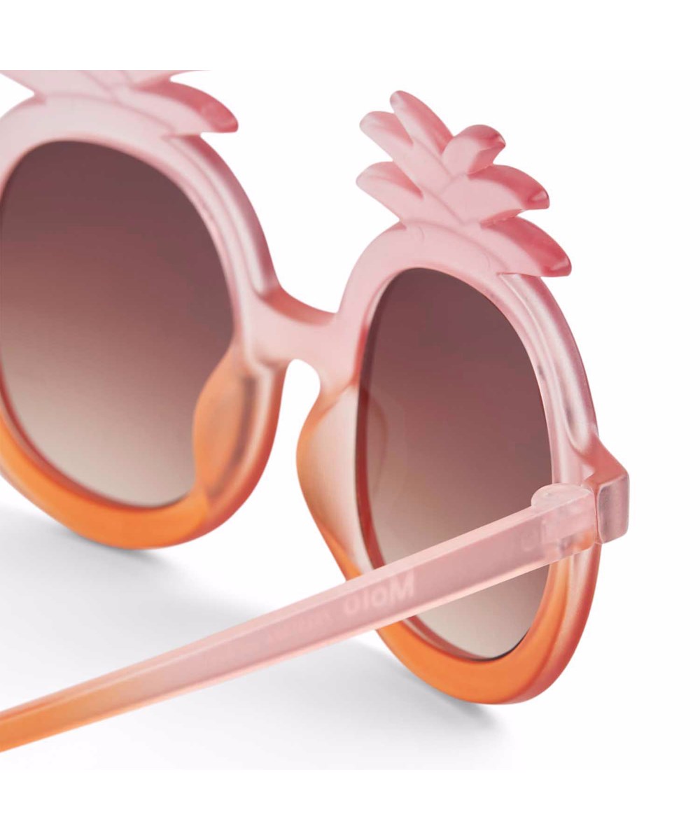 So Pineapple - Tumeric - Pineapple-shaped sunglasses for children in pink and orange with tinted lenses and 100% UV protection.