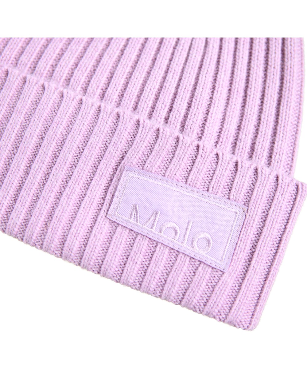 Karli - Purple Ray - Lila gerippte Strickmütze mit umgeschlagenem Rand für Kinder.
