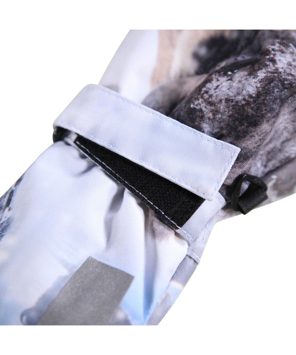 Igor - Bison - Waterproof and breathable mittens for children with bison print and 3M™ Thinsulate™ insulation.