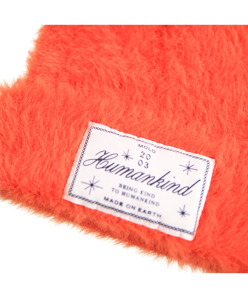 Kaia - Rising Sun - Red fluffy beanie with multicoloured yarn for children.