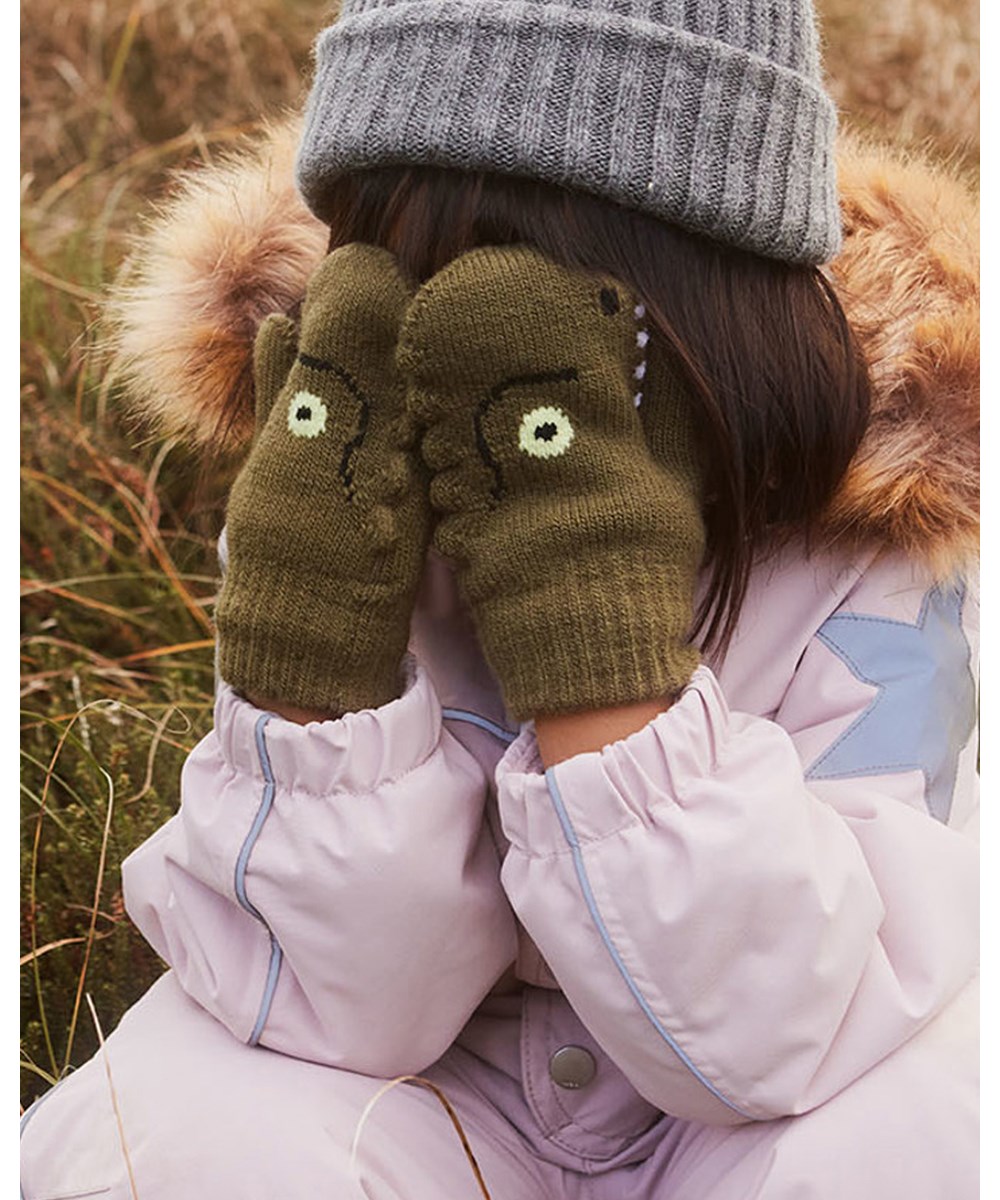 Kenau - Dusty Green - Green baby mittens with dinosaur motif