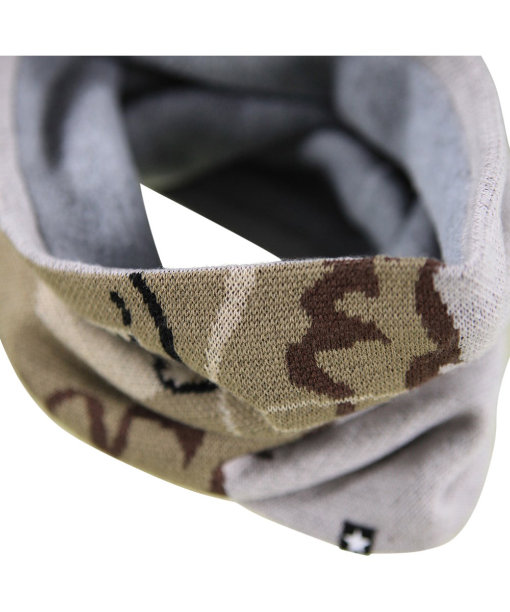 Kleo - Lion Face - Grey beanie and infinity scarf for children in a wool blend with lion motif.