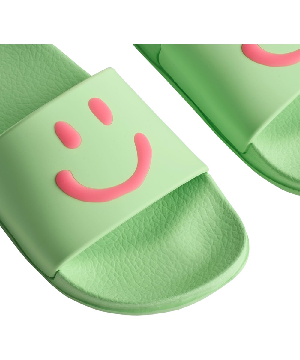 Zhappy - Pistachio - Green, water-repellent bath slippers for children.