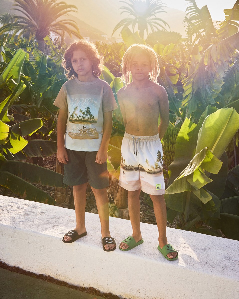 Zhappy - Garden Green - Green children's sandals with wide foot strap and molded insole.