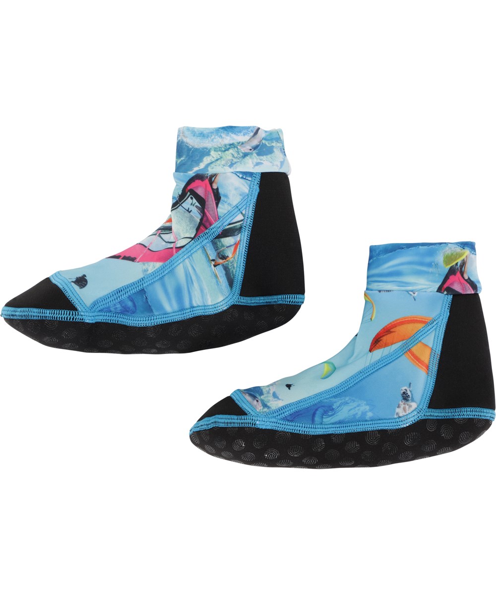 Zabi - Passion For Motion - Blå neopren badesokker med vandsports print