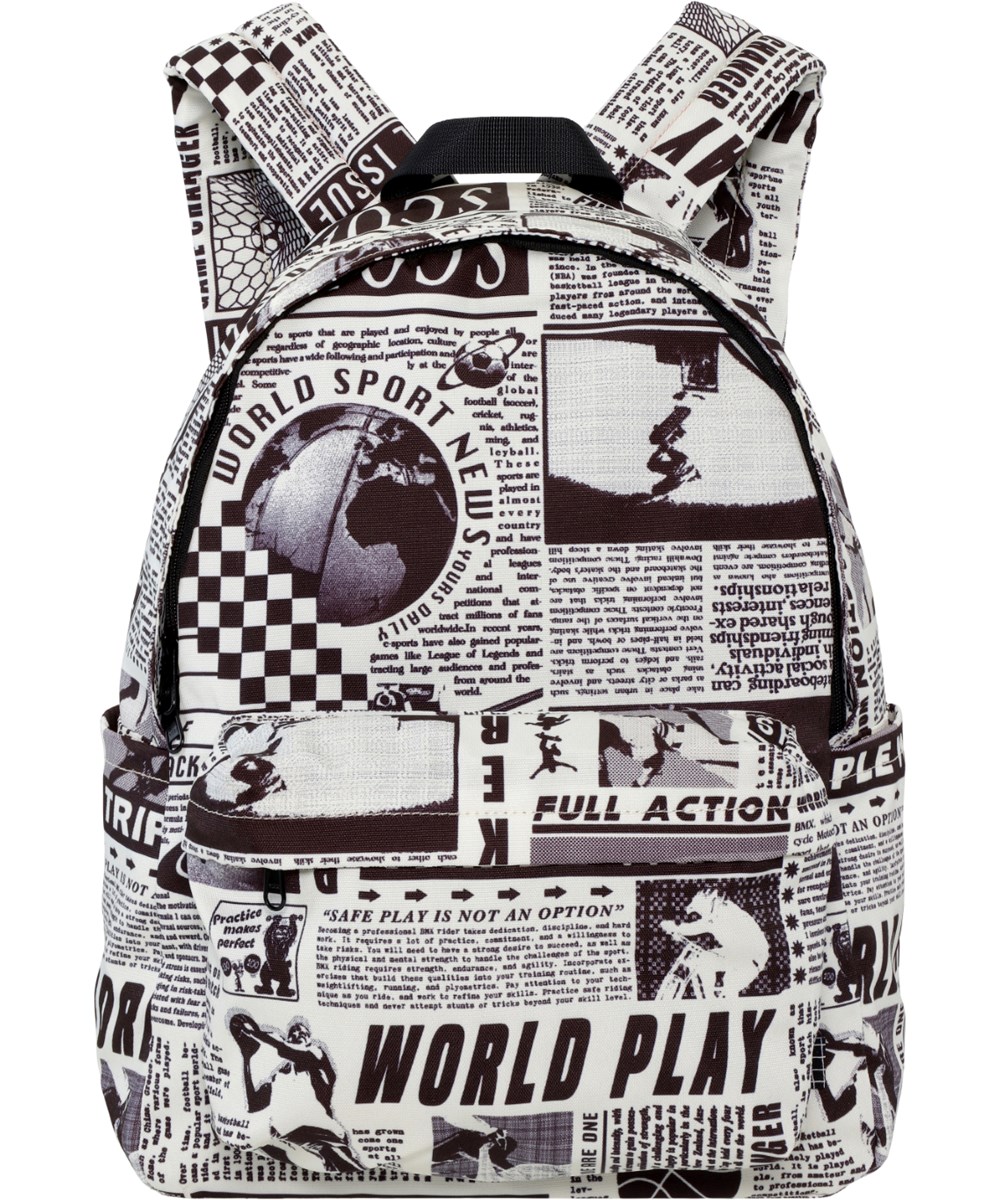 Backpack Mio - Sports News - Geräumiger schwarzer und weißer Rucksack mit Zeitungscollage-Druck.