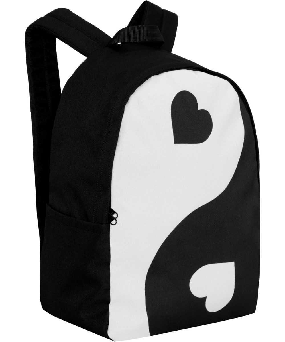 Backpack Solo - Yin Yang - Schwarzer Rucksack mit weißem Yin- und Yang-Motiv auf der Vorderseite.