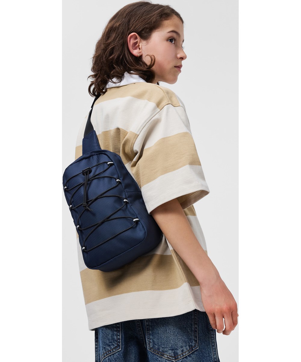 Crossover Bag Milo - Galaxy Blue - Eine kleine und leichte blaue Umhängetasche