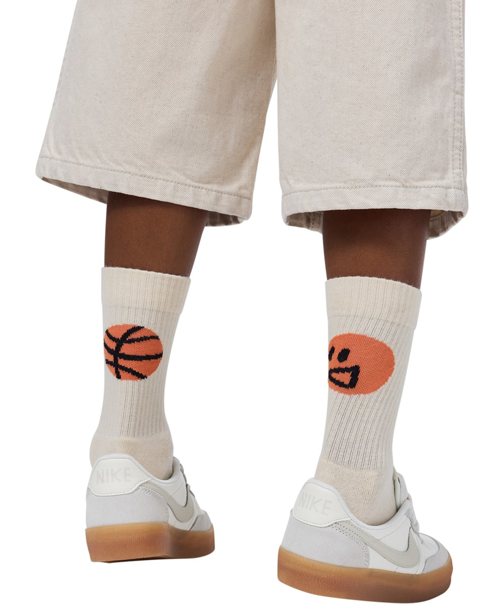 Norman - Bouncy Sand - 2-pack socks for children made of black and cream cotton with basketball motif
