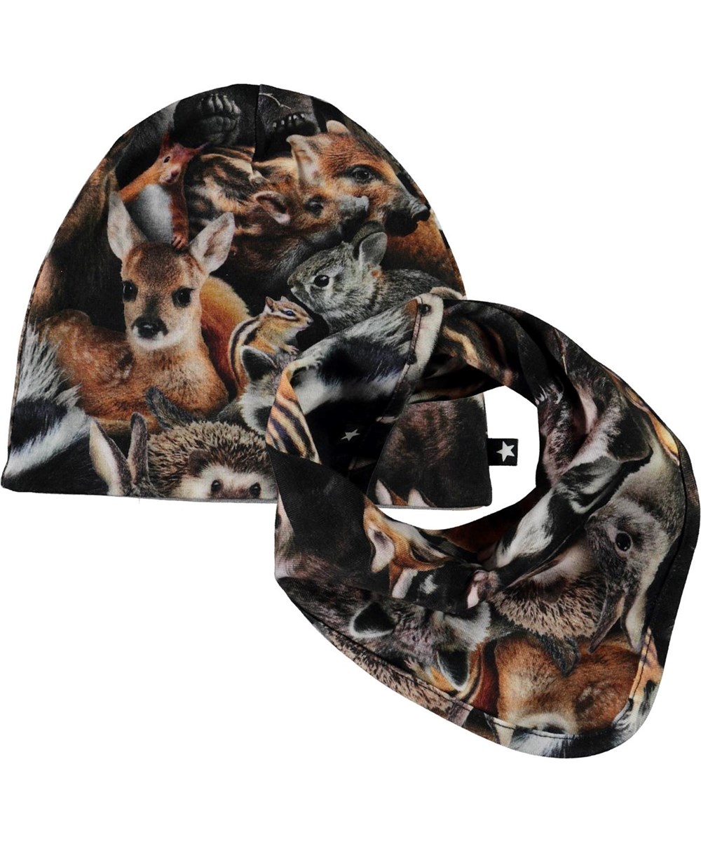 Ned Hat and Bib Set - Forest Animals - Babyhue og hagesmæk dyre print