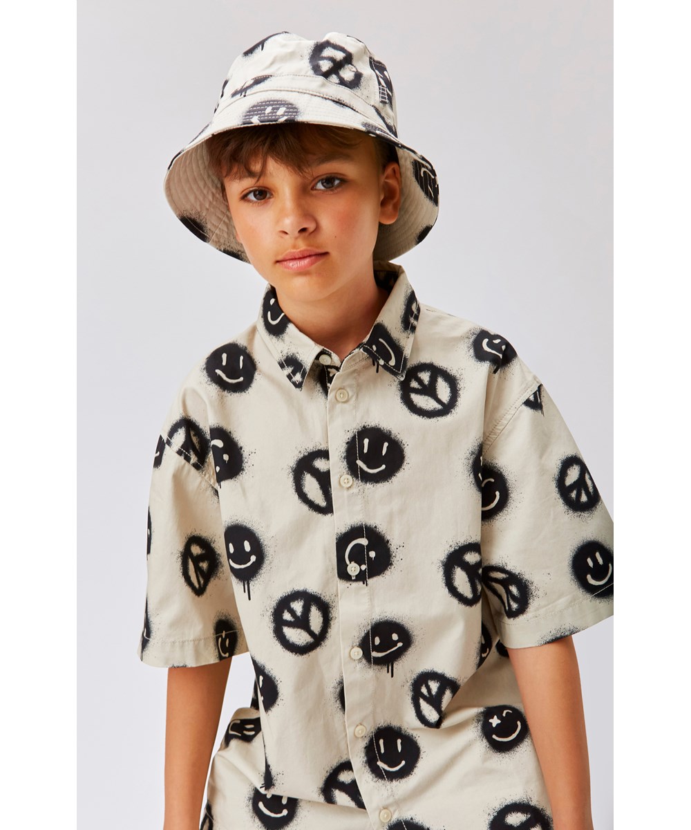 Siks - Peace Smile - Råhvid bøllehat med print