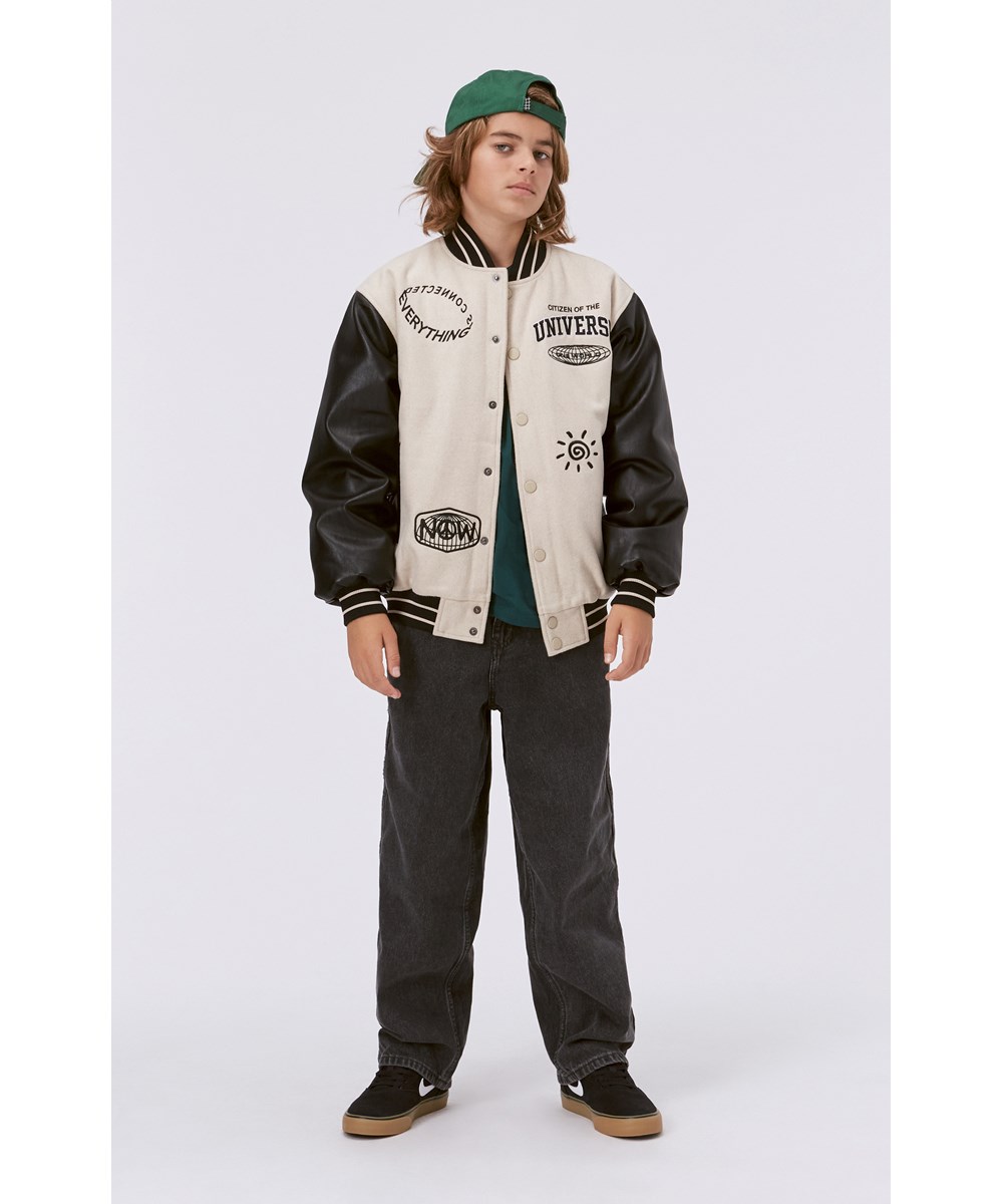 Skill - Fantasy Forest - Klassisk baseballkasket i grøn med lilla peace broderi