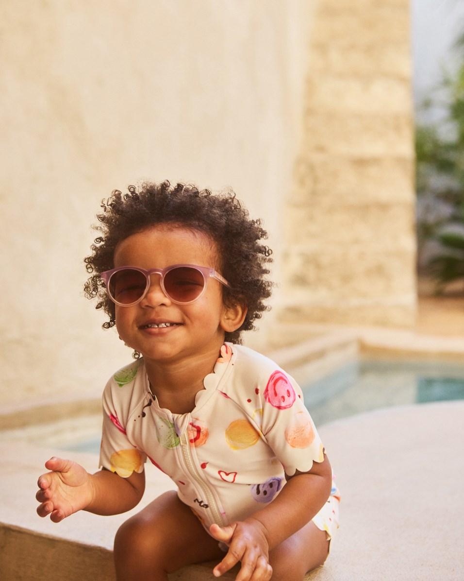 Sun Shine - Pastel Lilac - Klassisk solbrille til børn i lilla med tonede glas og UV-beskyttelse.