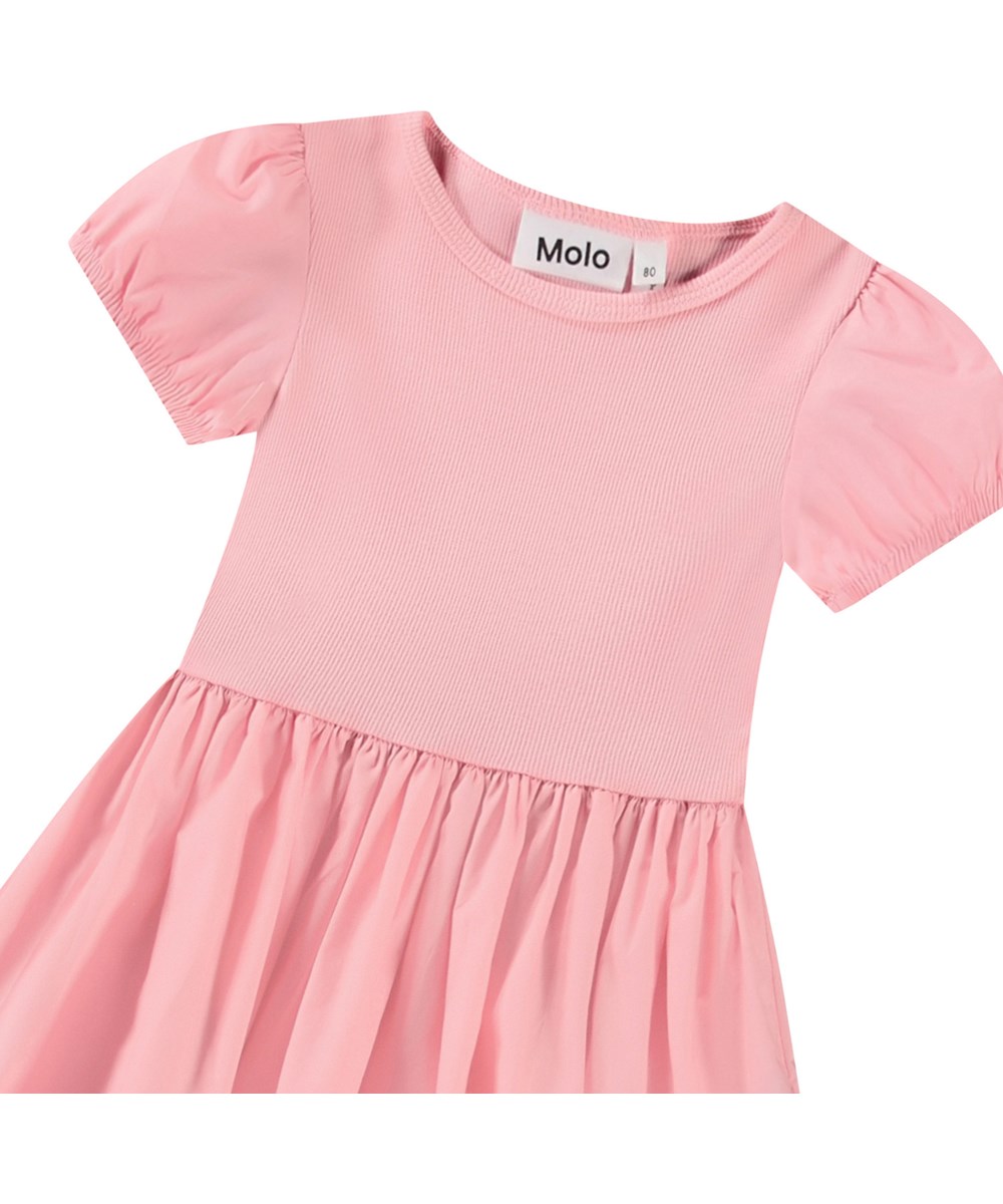 Caitlin - Rosequartz - Rosa poplindress i ekologisk bomull för baby.