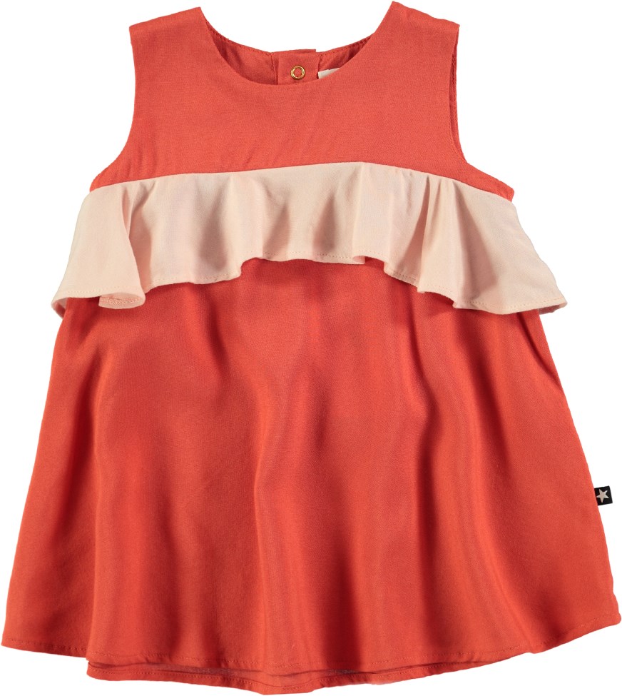 Catja - Burnt Sienna - Bedårande röd baby klänning med volangkant