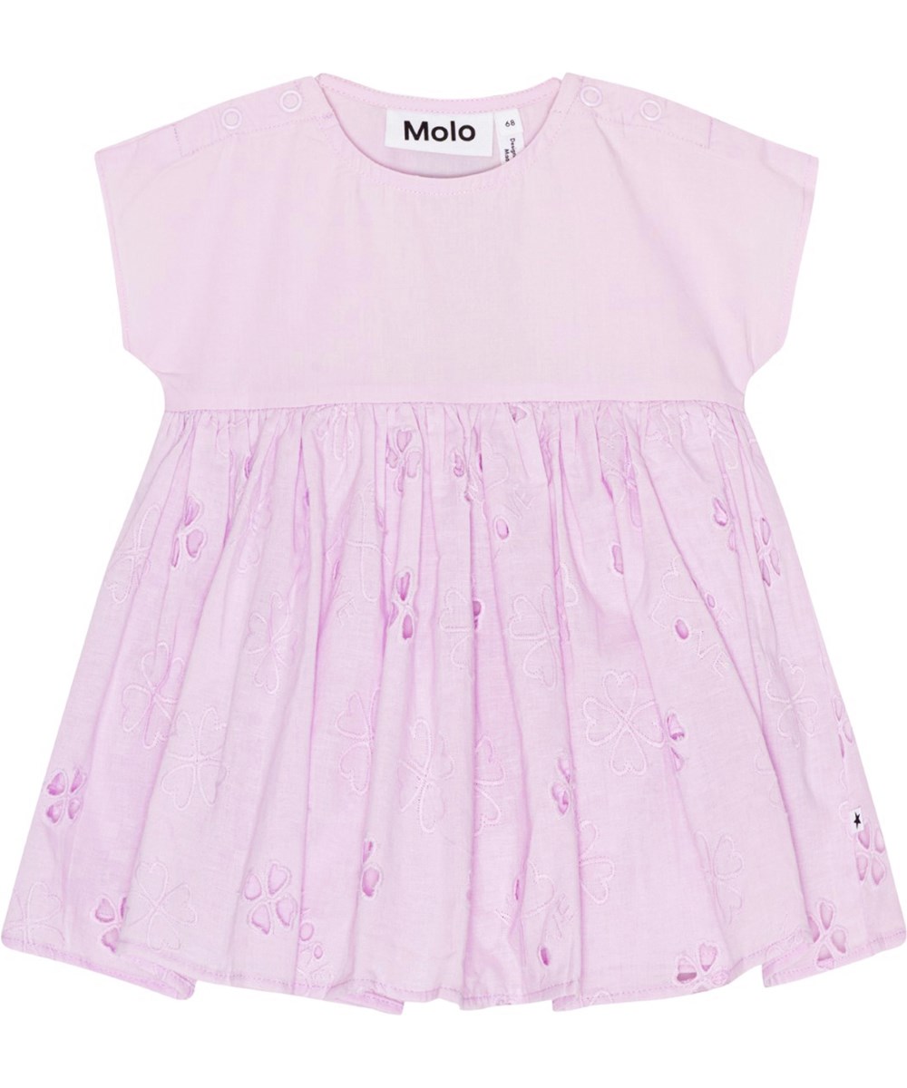 Channi - Alpine Glow - Lila klänning till baby med broderi anglaise. 