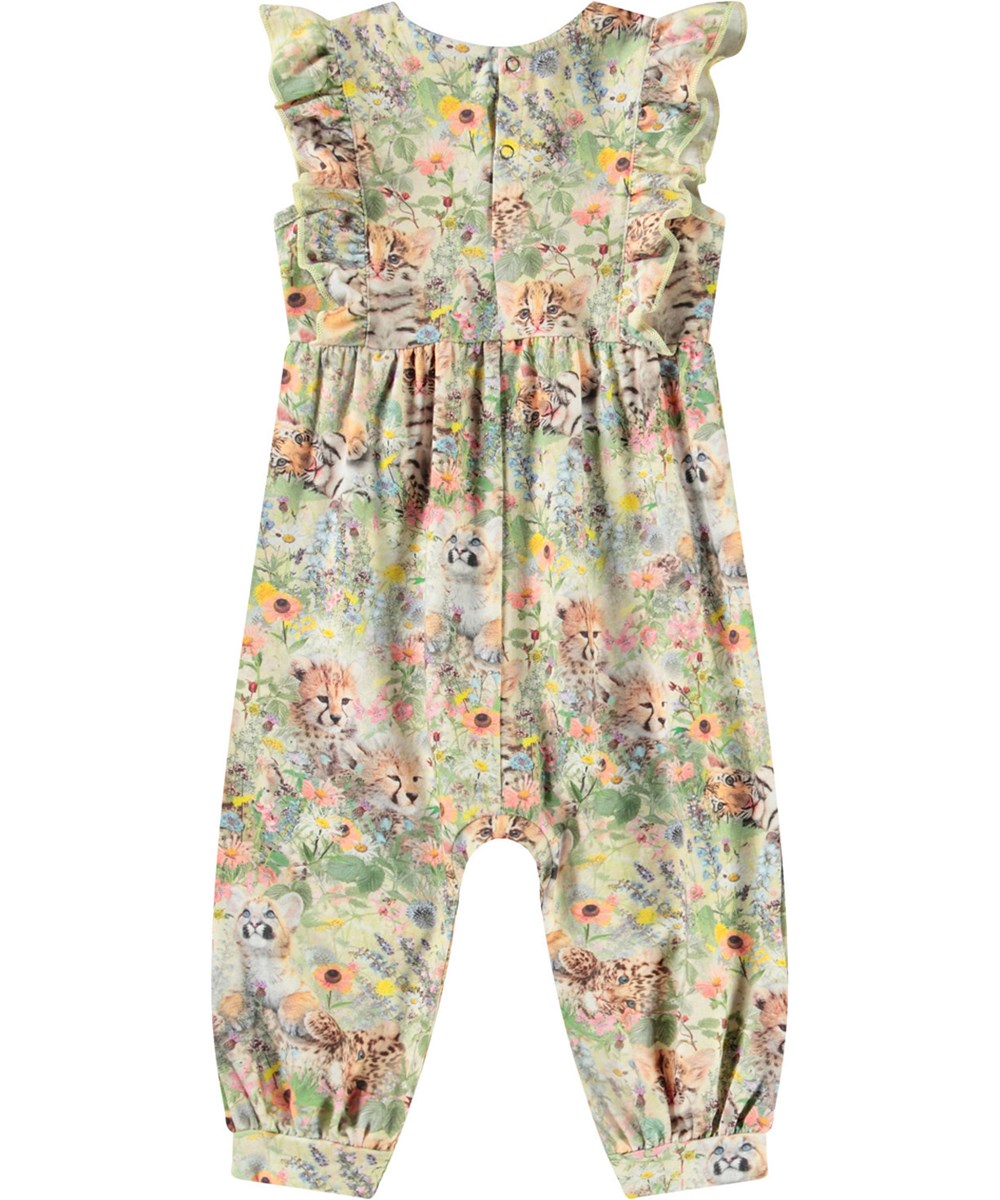 Fallon - Meadow Cubs - Jumpsuit for the little ones in soft organic cotton with a print of animal cubs in a flowerbed.