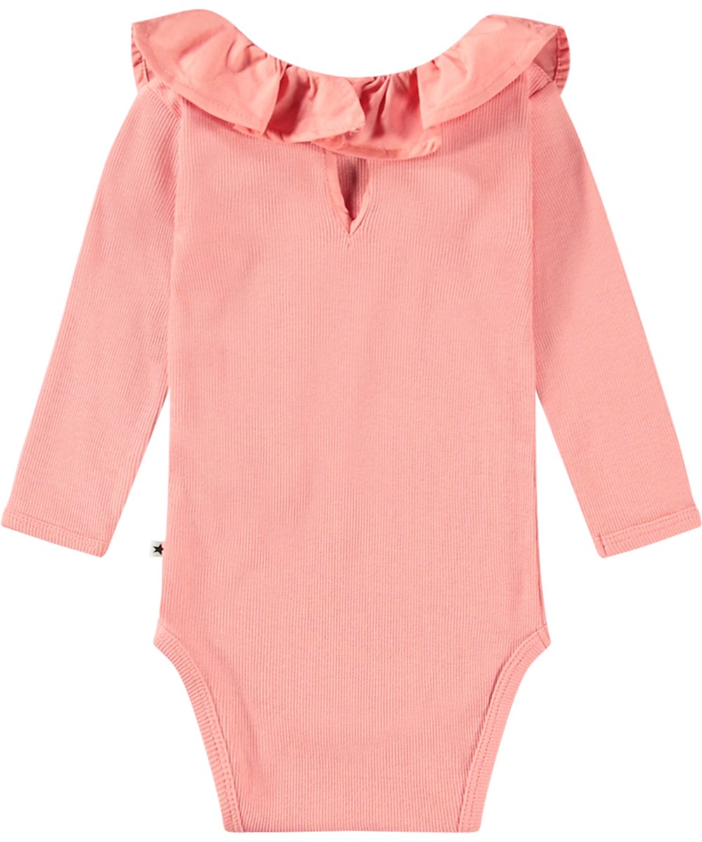 Faye - Flamingo Plume - Coral-coloured long-sleeved baby bodysuit in ribbed organic cotton with a poplin collar and press studs at the back and between the legs.