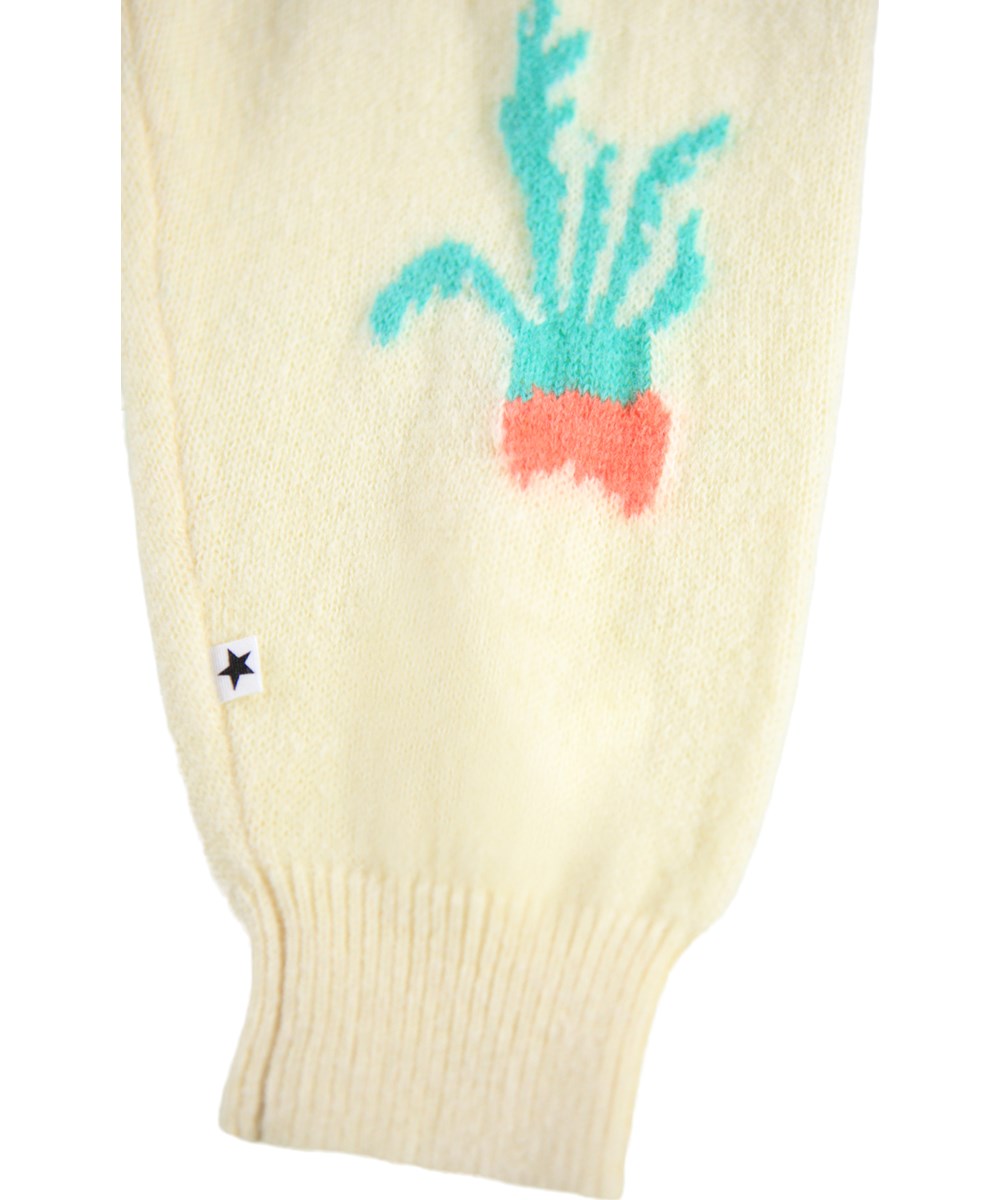 Sol - Snack Time - Light yellow pants for the little ones. The pants have woven carrots on the knees.