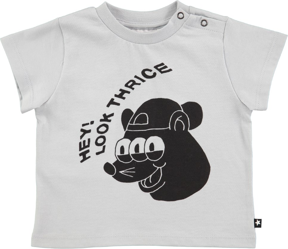 Emilio - Pearled Blue - Parelmoerblauw babyshirt met korte mouwen en een  cartoonprint