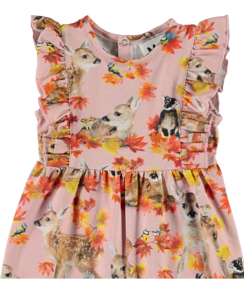 Fallon - Autumn Fawns - Öko rosa Babyanzug mit Hirsch und Kaninchen