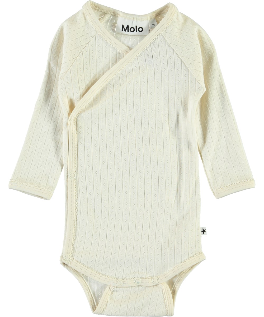 Faye - Pearled Ivory - Ökologischer Baby Body mit schrägem Verschluss