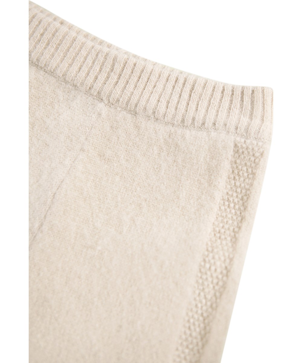 Shea - Oatmeal Melange - Beige Hosen für die Kleinen aus Wolle.