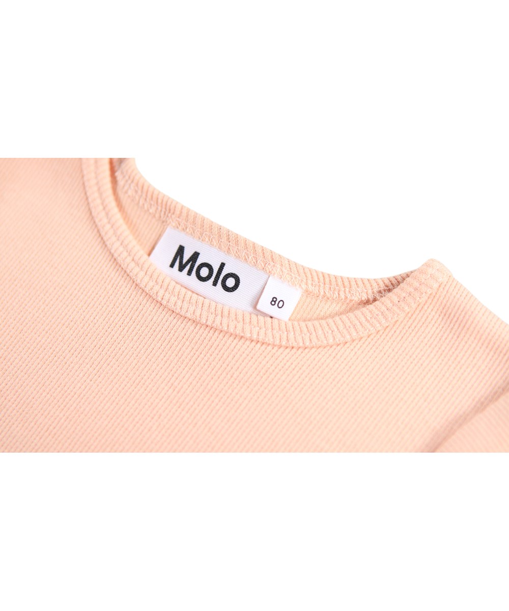 Carin - Rosey Bunny - Rosa Kleid für die Kleinen aus Öko-Baumwolle. Der Rock hat einen Aufdruck von niedlichen Tieren in Kleidung und schönen Blumen.