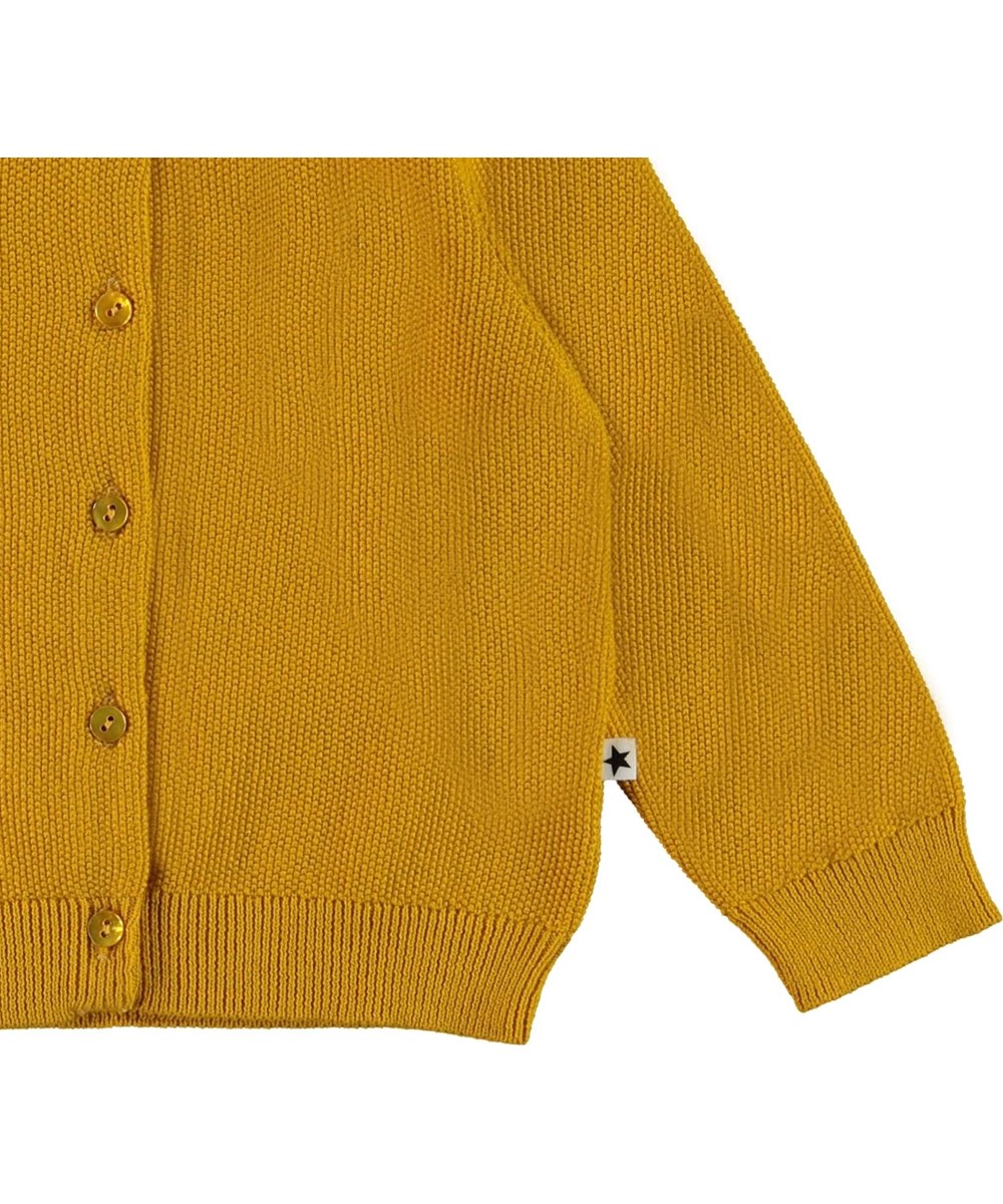 Ginny - Nugget Gold - Golden gestreifte Strickjacke