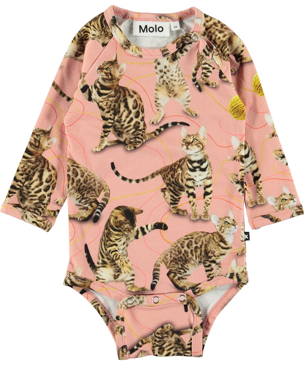 Fonda - Wannabe Leopard - Roze romper met katten.