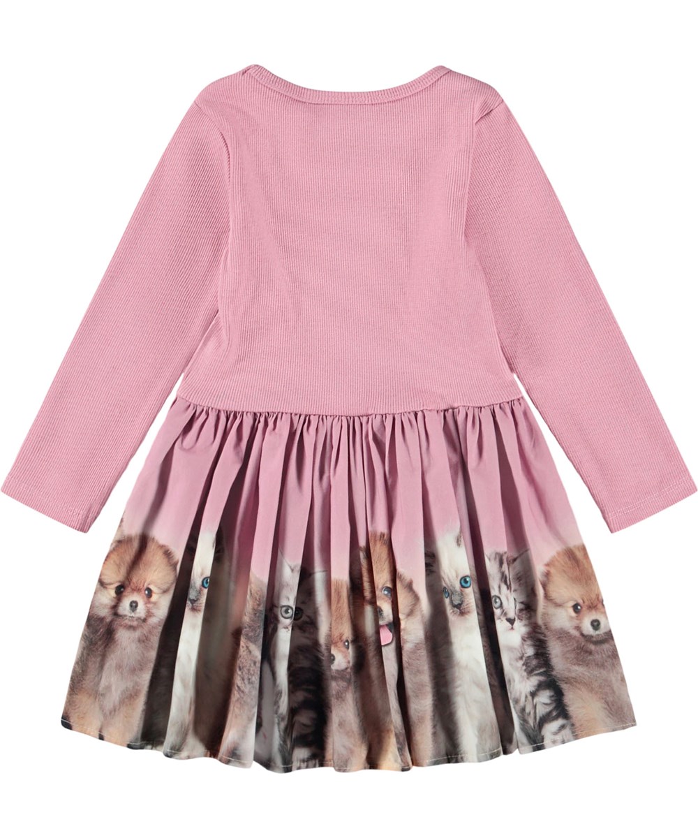 Candi - Fluffiness - Jurk met lange mouwen voor de kleintjes gemaakt van biologisch katoen. De jurk is donkerroze met een print van dieren.