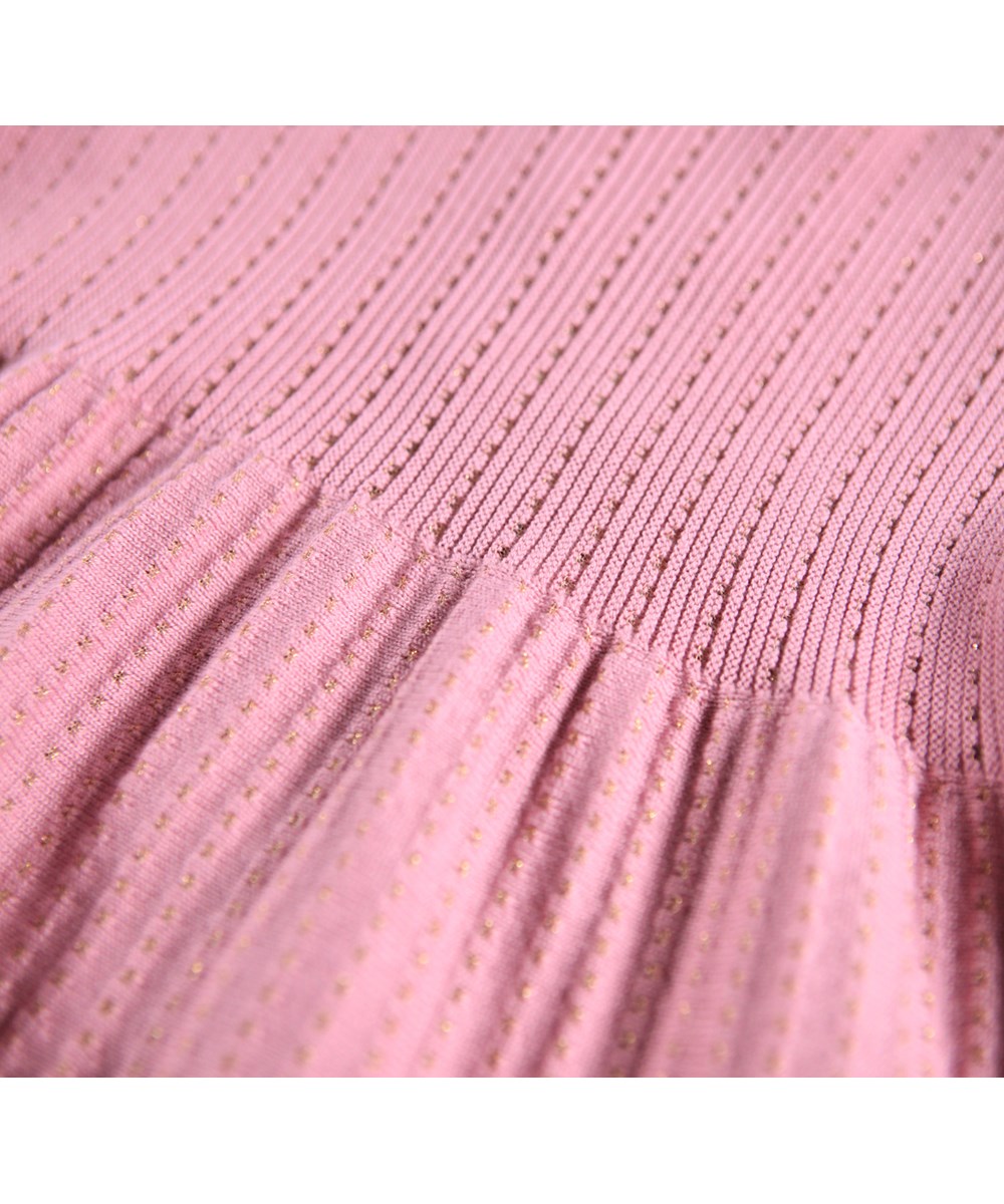 Cass - Fox Glove - Roze gebreid jurk voor de kleintjes gemaakt van biologisch katoen met lange mouwen en metallic draad.