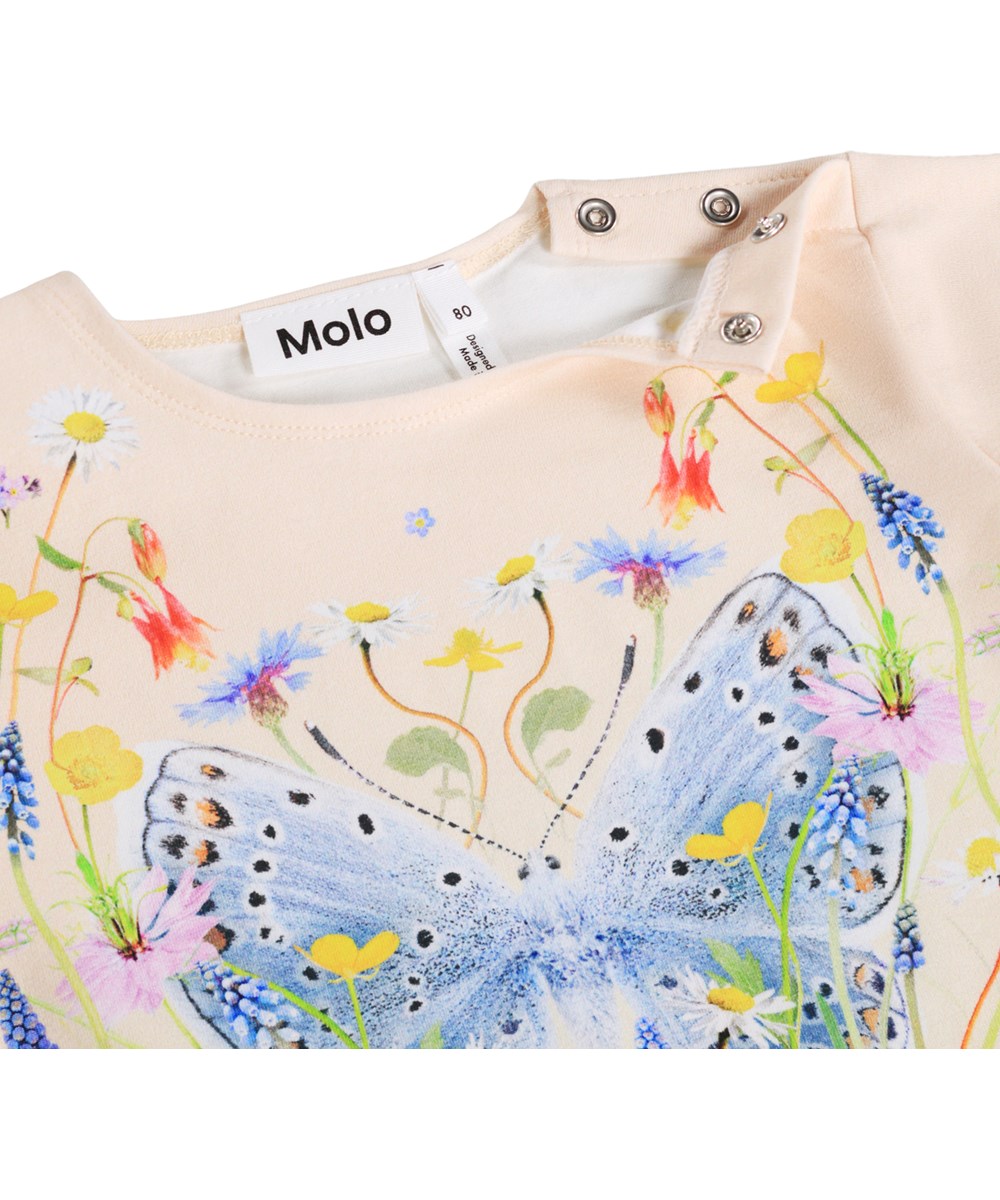 Eline - Butterfly - Roze T-shirt voor de kleintjes gemaakt van biologisch katoen met ruches en vlinderprint