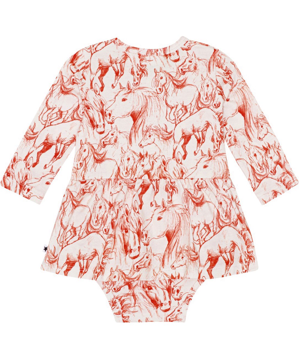 Frances - Red Horses - Råhvid baby body i økologisk strækbart bomuldsjersey med et rødt alloverprint af håndtegnet smukke heste