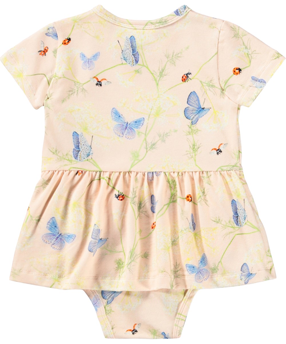 Frannie - Butterflys Cloud - Lyserød, kortærmet babykjole med sommerfugleprint og body i økologisk bomuld