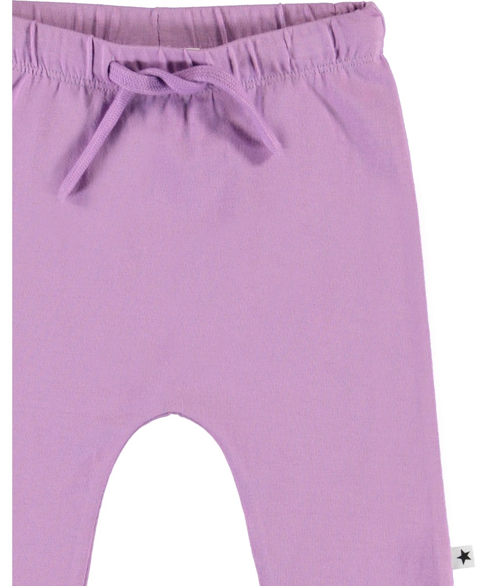 Sille - Manga Purple - Økologiske lilla baby bukser